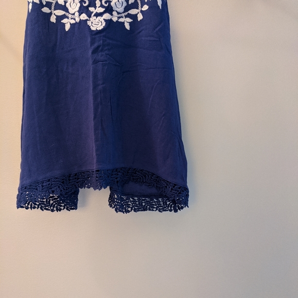 Embroidered Tank Top - Picture 4 of 7